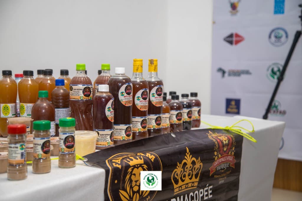 Café Royale bottles and spices arranged on an exhibitor table